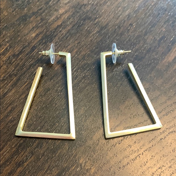 Kendra Scott Jewelry - Kendra Scott gold earrings